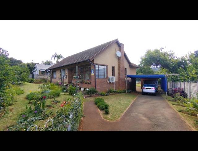 4 BEDROOM HOUSE FOR SALE IN PRESTBURY